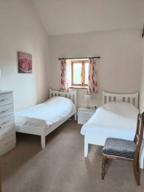 twin bedroom in The Old Shippon