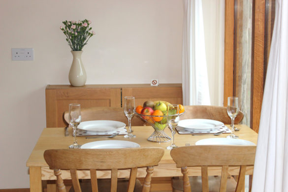 dining table & chairs in kitchen